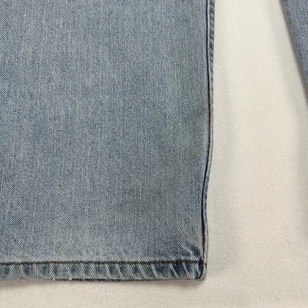 Vintage Levis 550 Jeans Mens 34x32 Blue Relaxed Tapered Denim Light Wash Y2K